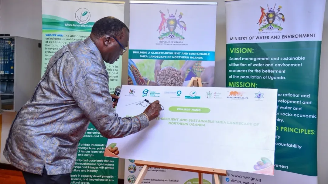 His Lordship, Justice Alfonse Owiny-Dollo launching the project.